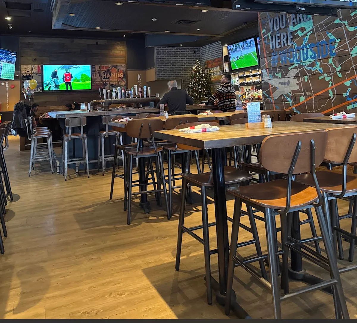 Vibe, Kelseys Original Roadhouse