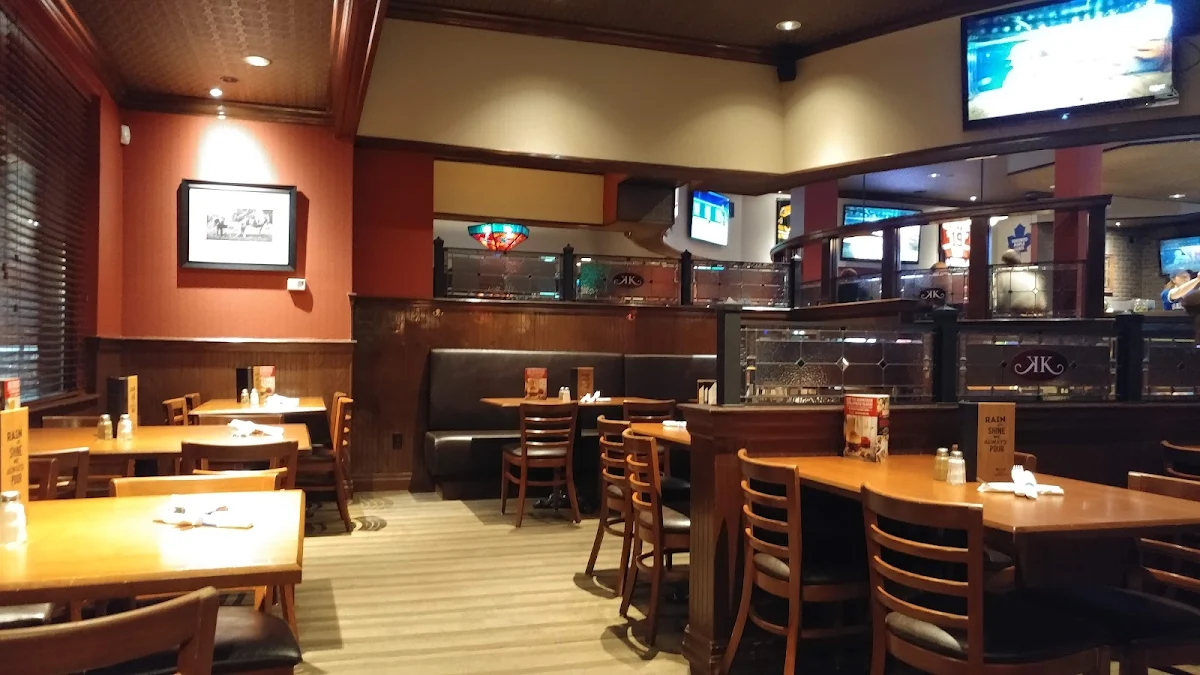 Vibe, Kelseys Original Roadhouse