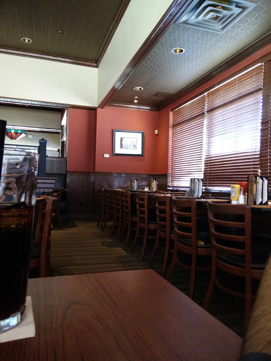 Vibe, Kelseys Original Roadhouse
