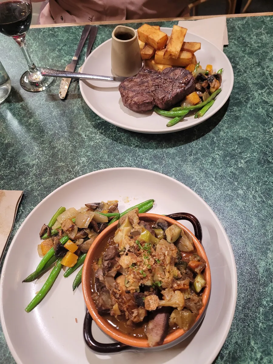 Food & drink, Ronni's Restaurant