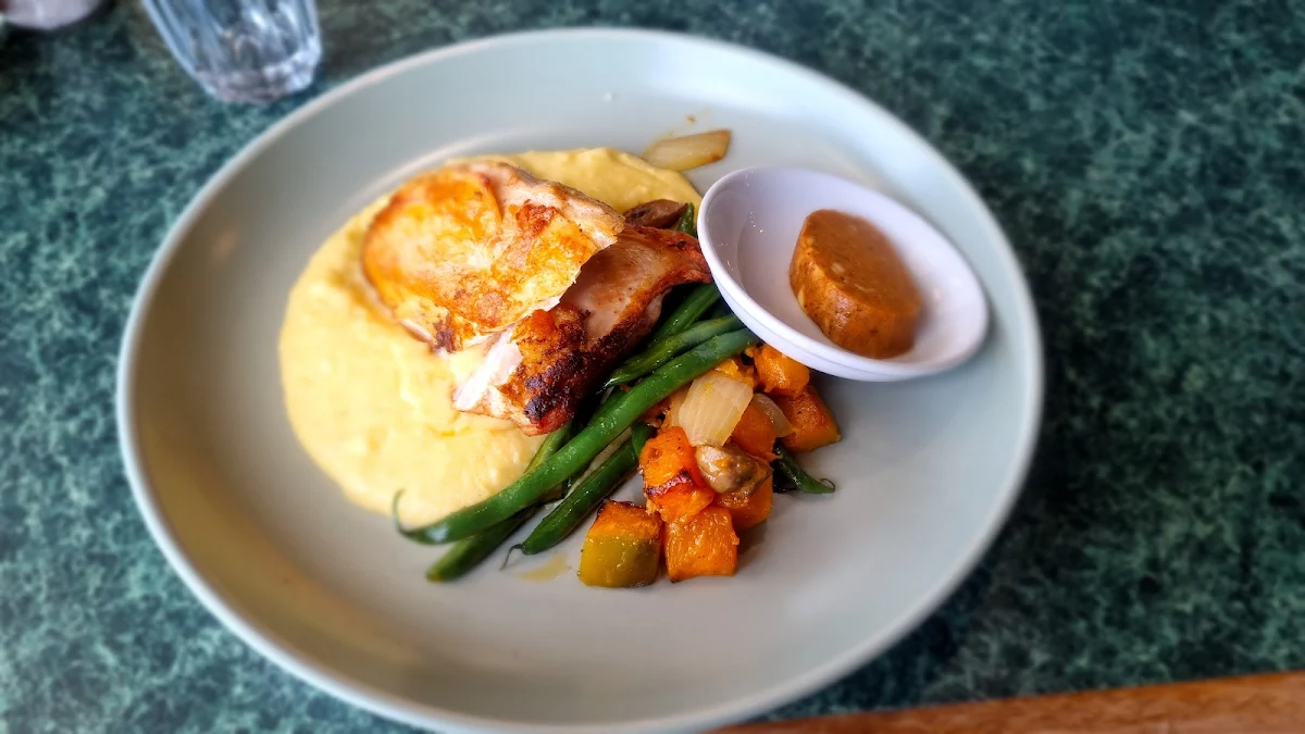 Food & drink, Ronni's Restaurant