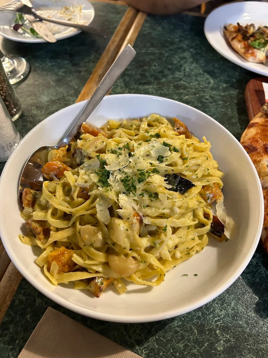 Food & drink, Ronni's Restaurant