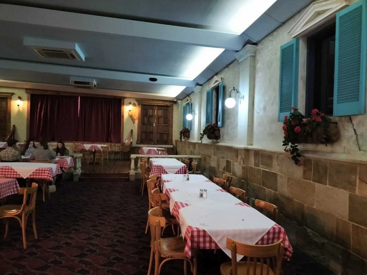 Vibe, Ronni's Restaurant