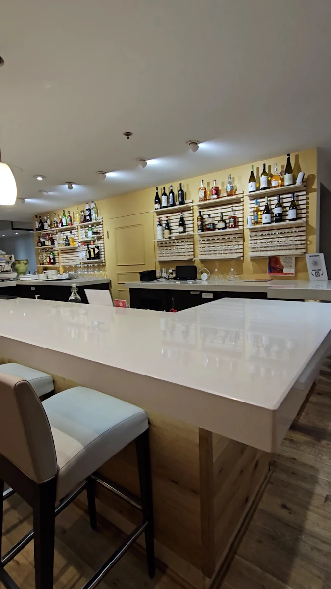 Vibe, Boccaccio - Italian Restaurant