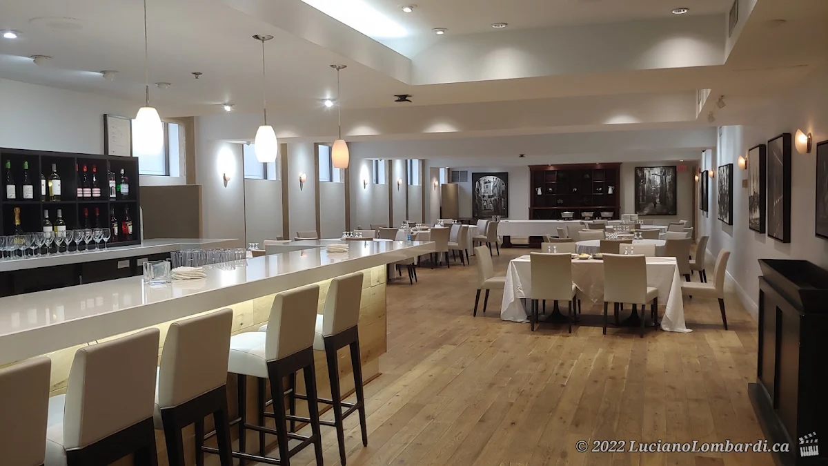 Vibe, Boccaccio - Italian Restaurant