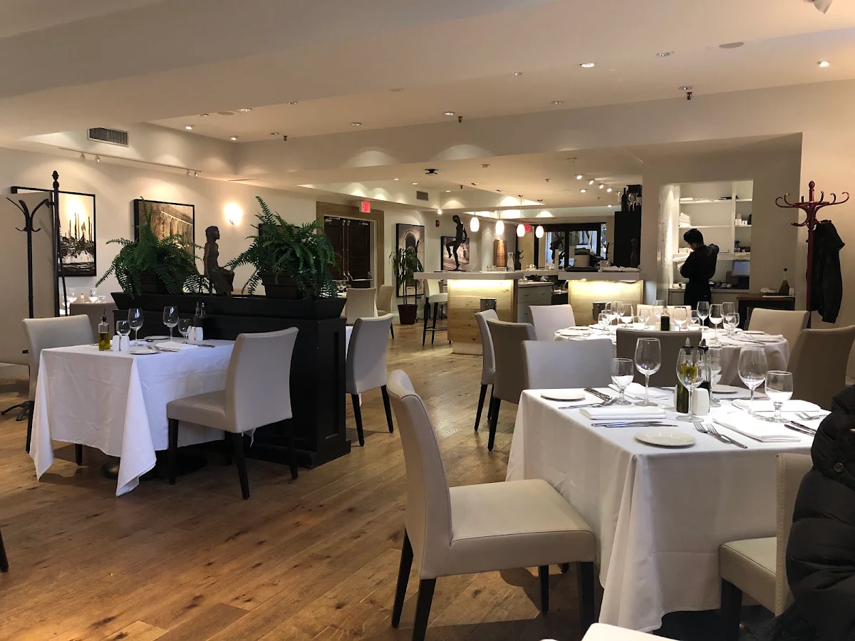 Vibe, Boccaccio - Italian Restaurant