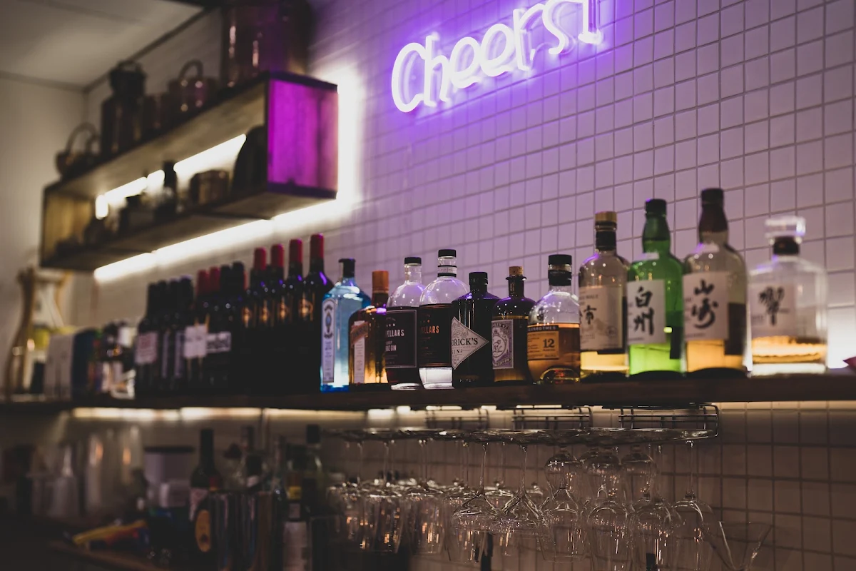 Vibe, TWO CIRCLES CAFE