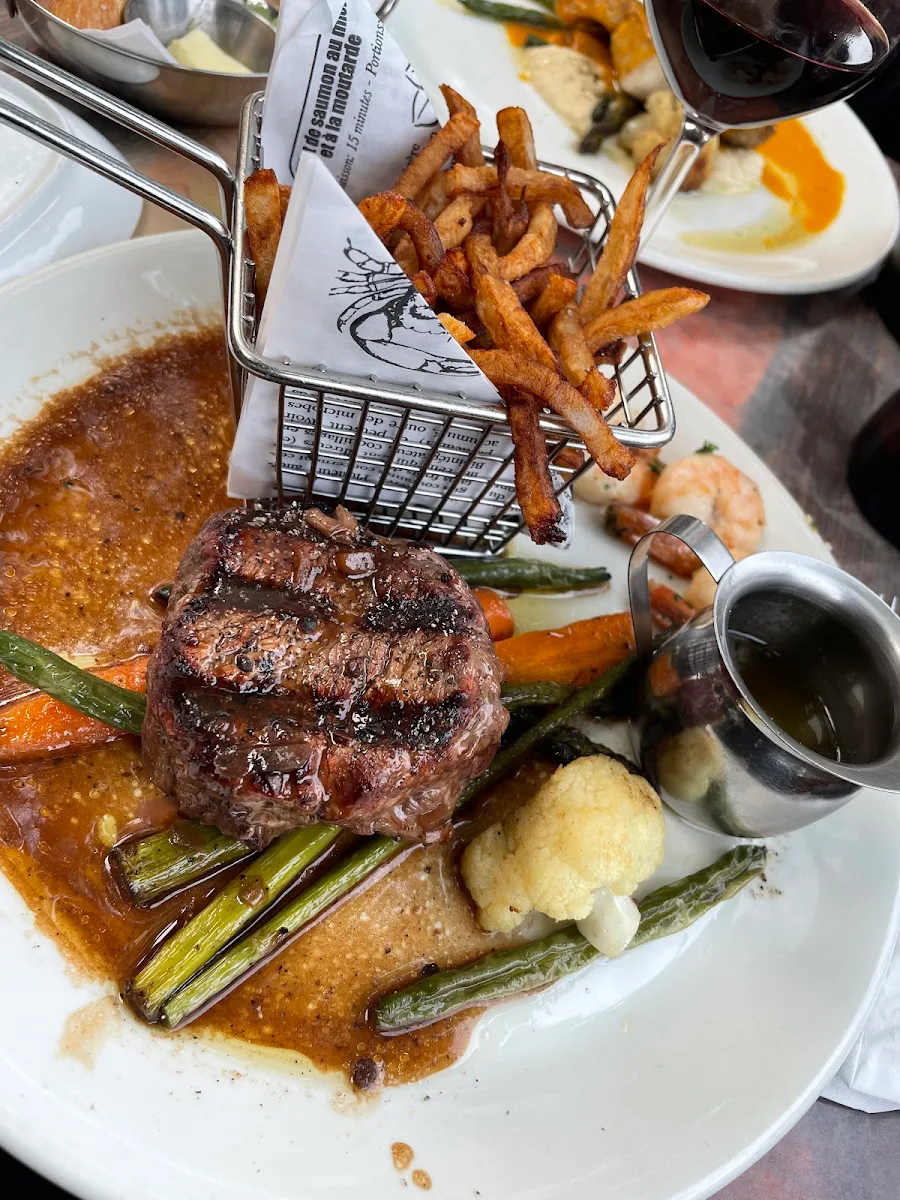 Food & drink, Restaurant Bagatelle Bistro Apportez votre vin