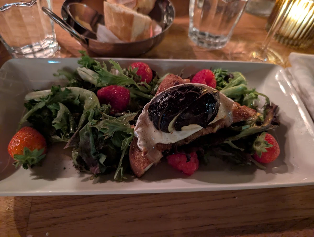 Food & drink, Restaurant Bagatelle Bistro Apportez votre vin