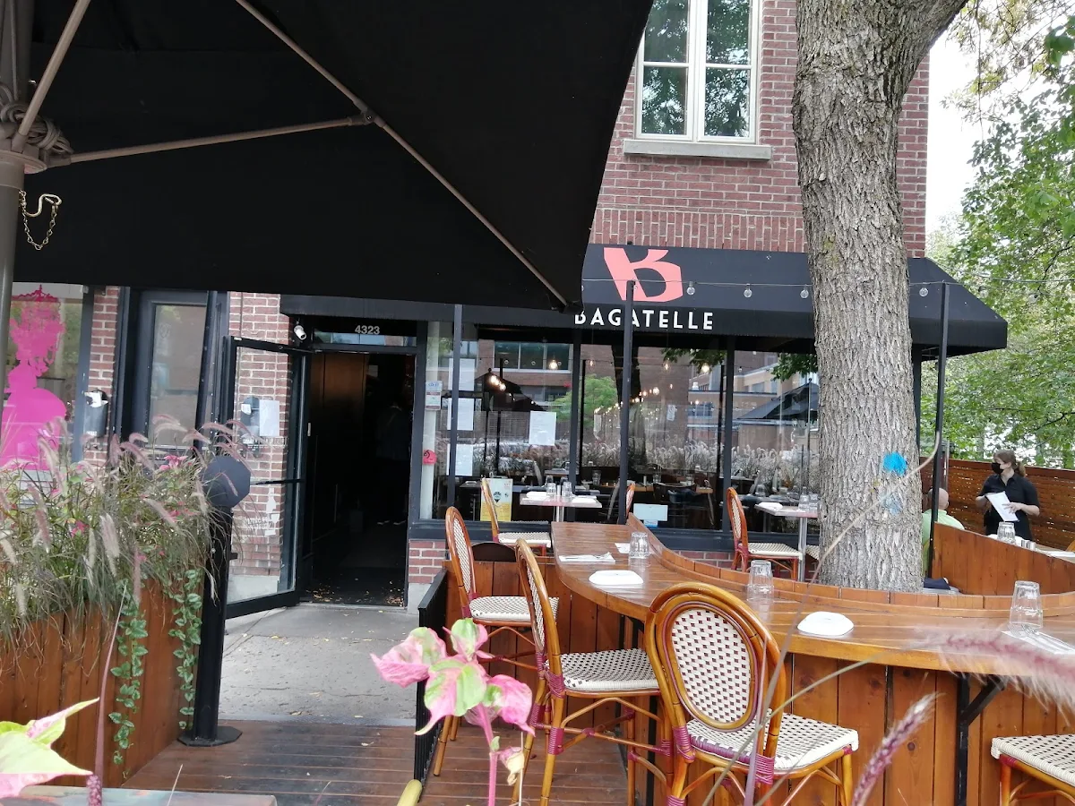 Vibe, Restaurant Bagatelle Bistro Apportez votre vin