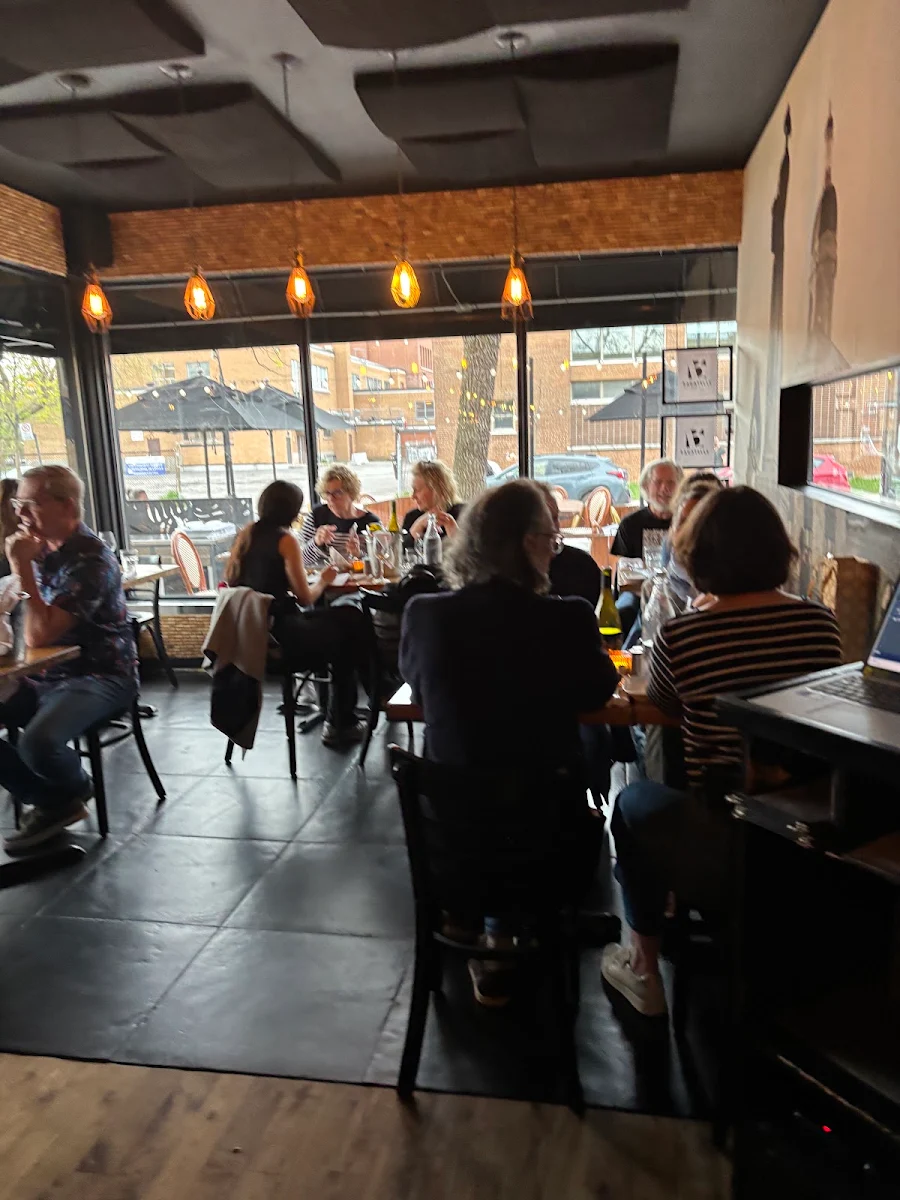 Vibe, Restaurant Bagatelle Bistro Apportez votre vin