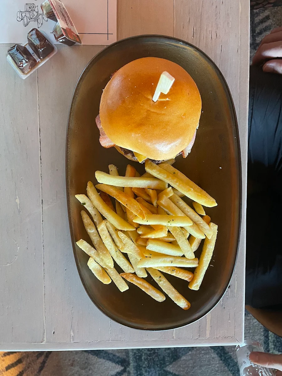 Food & drink, Huntlee Tavern