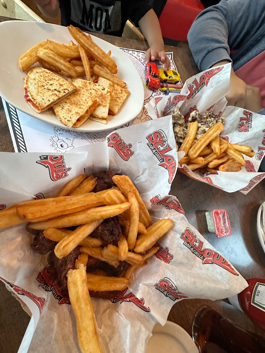 Food & drink, St. Louis Bar & Grill