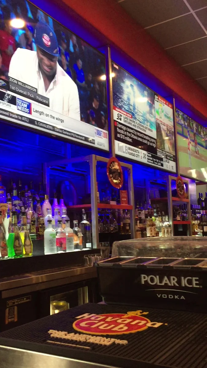 Vibe, St. Louis Bar & Grill