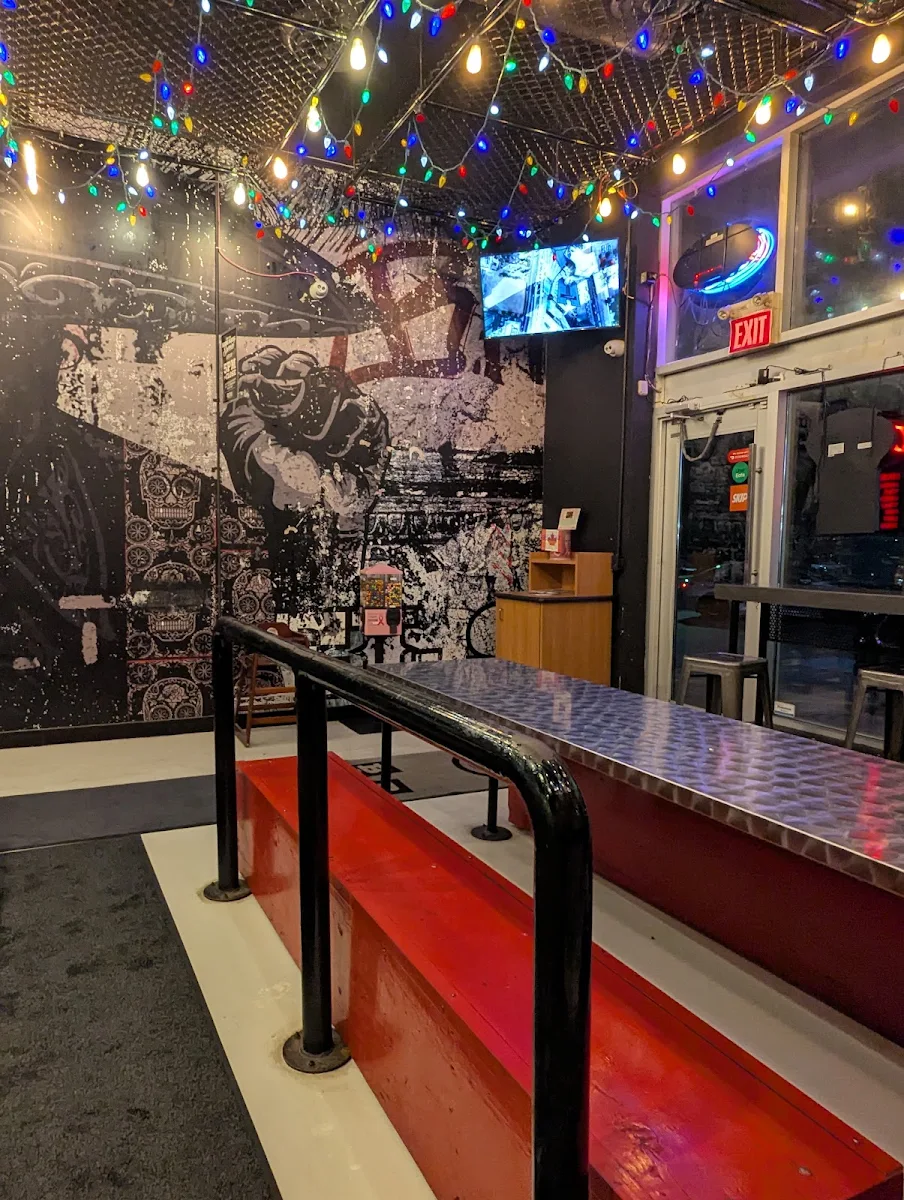 Vibe, St. Louis Bar & Grill
