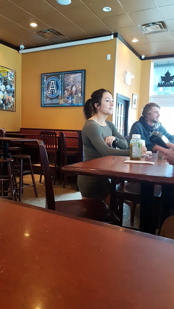 Vibe, St. Louis Bar & Grill