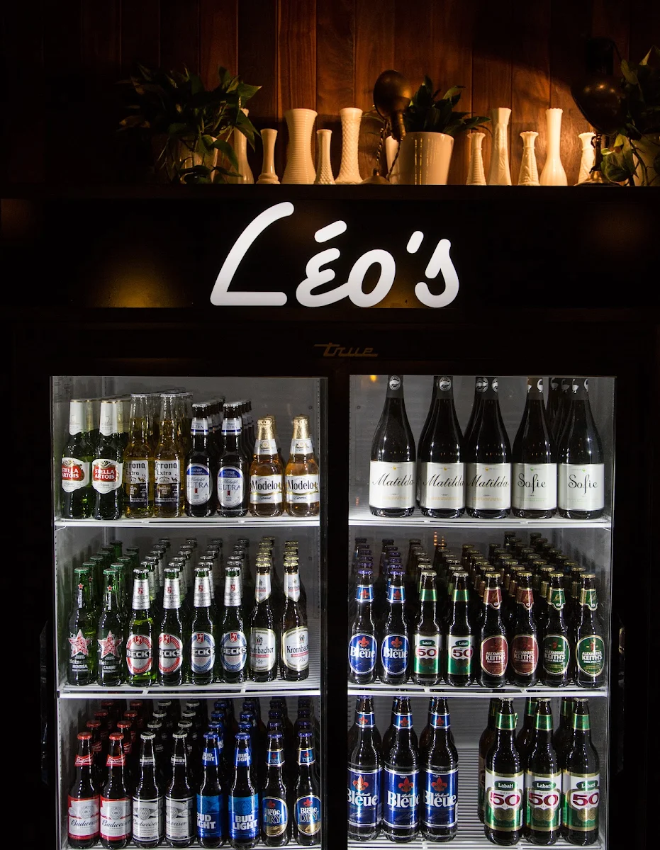 Vibe, Léo's Taproom