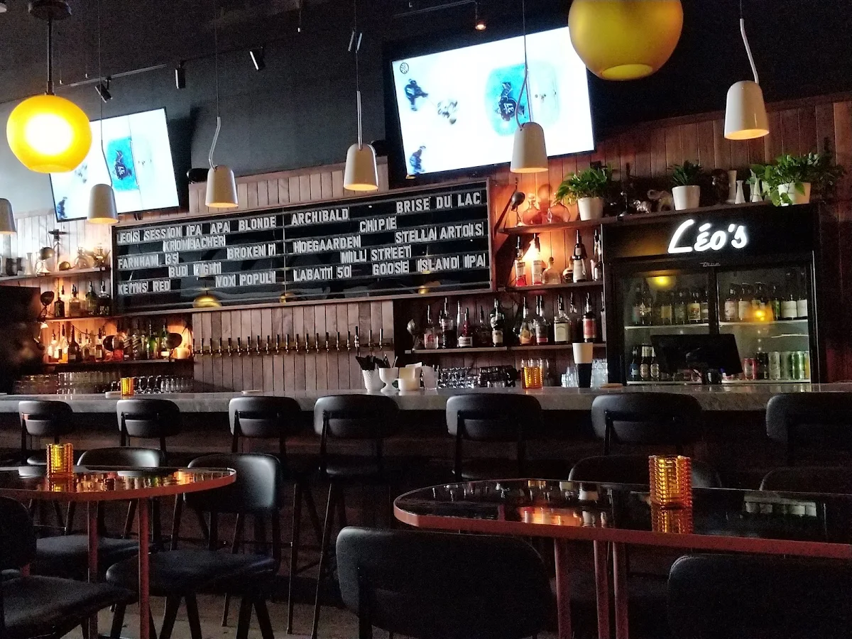 Vibe, Léo's Taproom