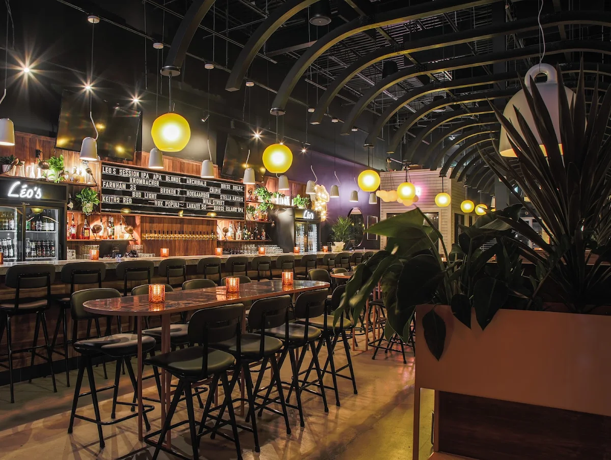 Vibe, Léo's Taproom