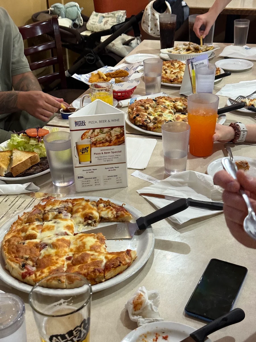 Food & drink, Royal Pizza Old Strathcona