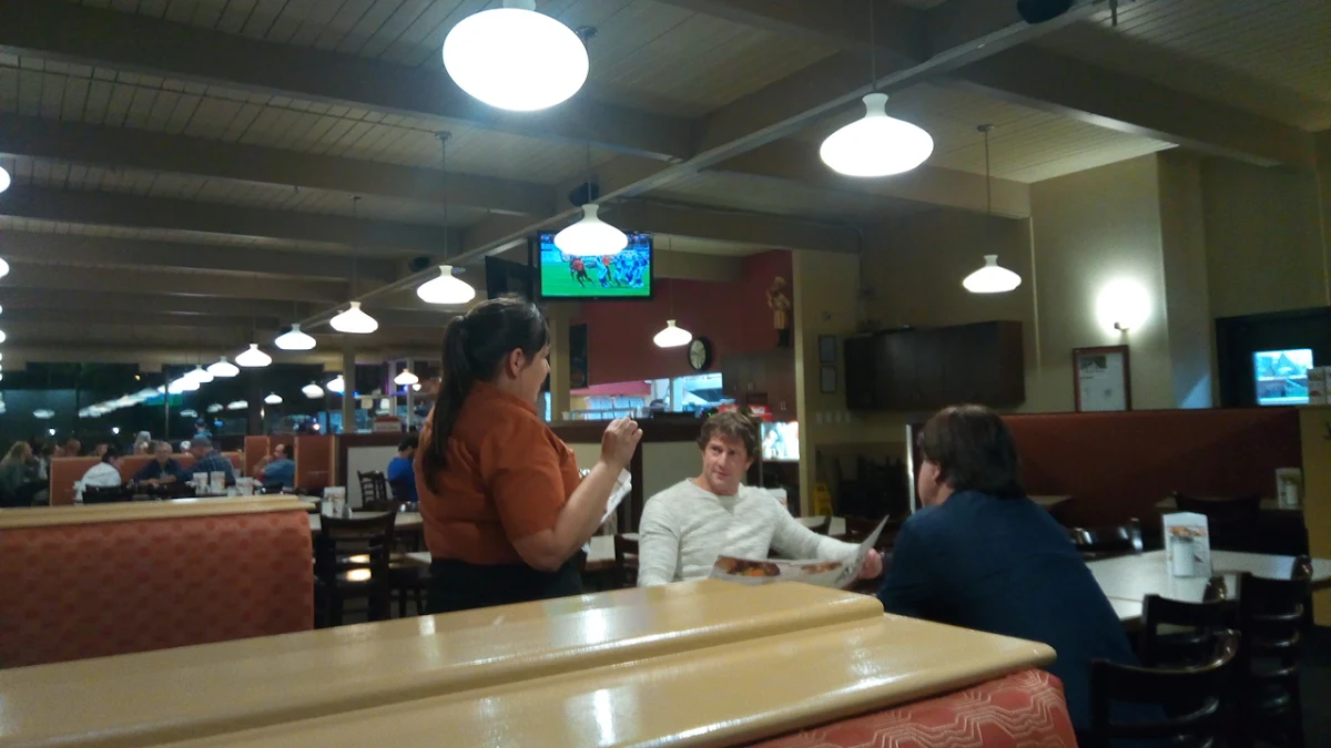 Vibe, Royal Pizza Old Strathcona