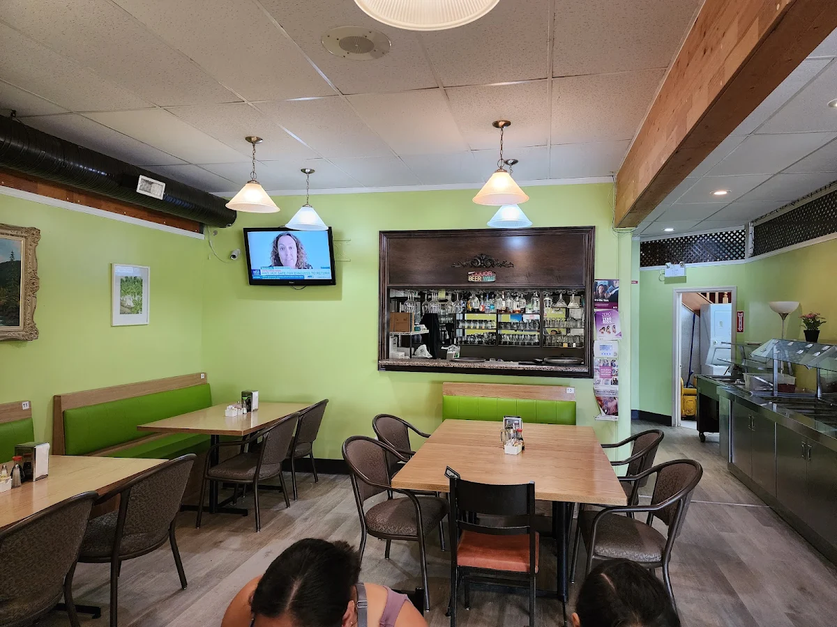 Vibe, Lucky 15 Restaurant