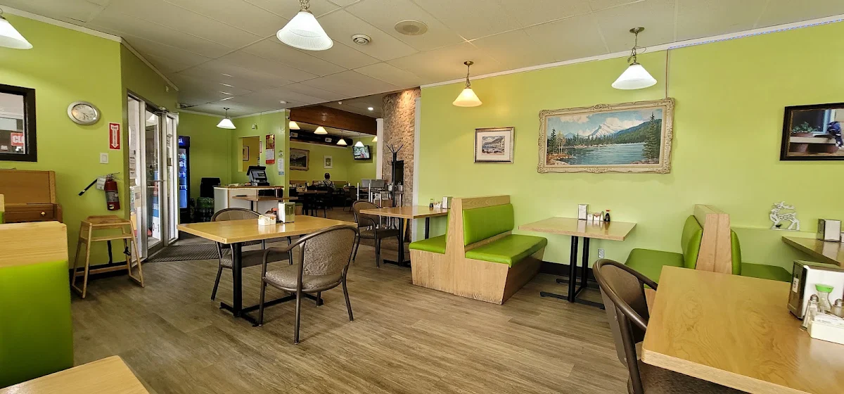 Vibe, Lucky 15 Restaurant