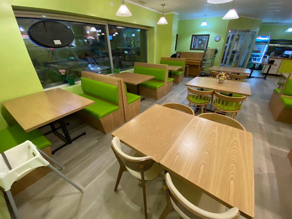 Vibe, Lucky 15 Restaurant