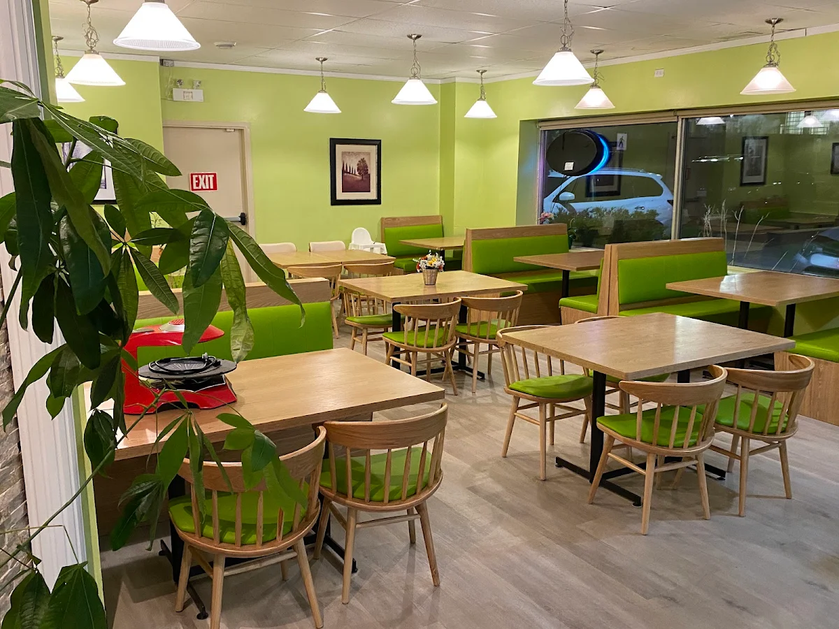 Vibe, Lucky 15 Restaurant