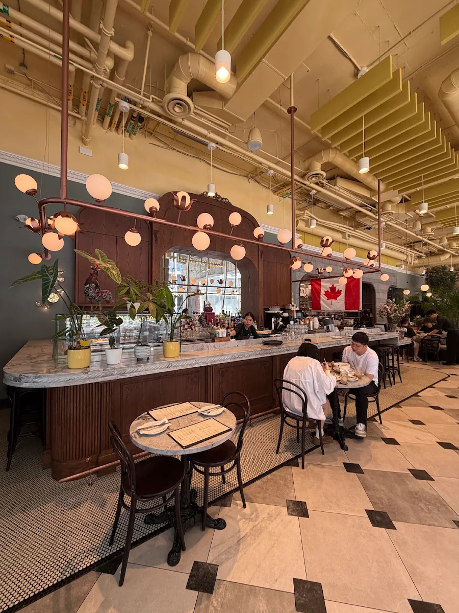 Vibe, Linh Café