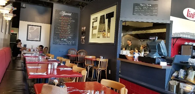 Vibe, Linh Café