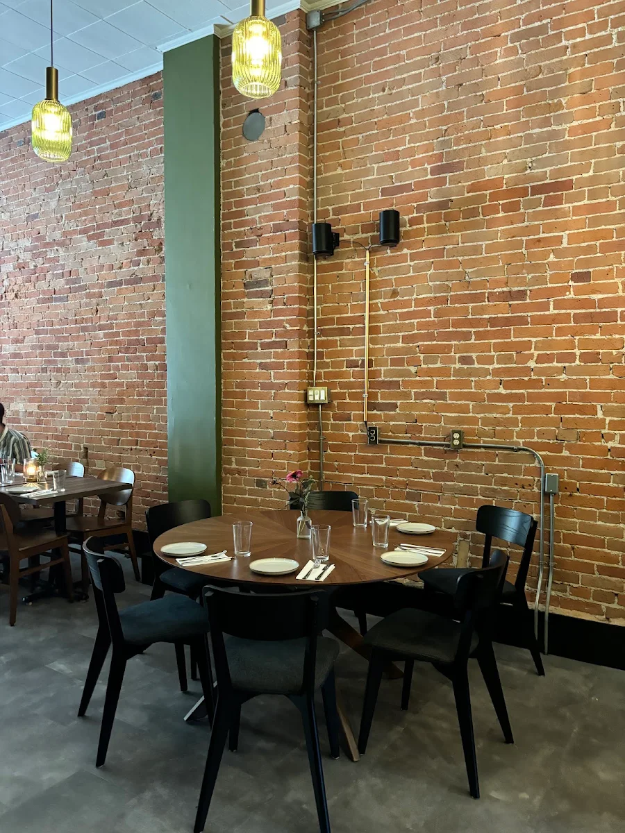 Vibe, Love You, Mean It - Bar & Restaurant