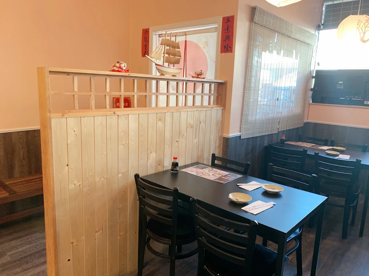 Vibe, Hug Sushi Richmond Hill (Sushi Takeout)