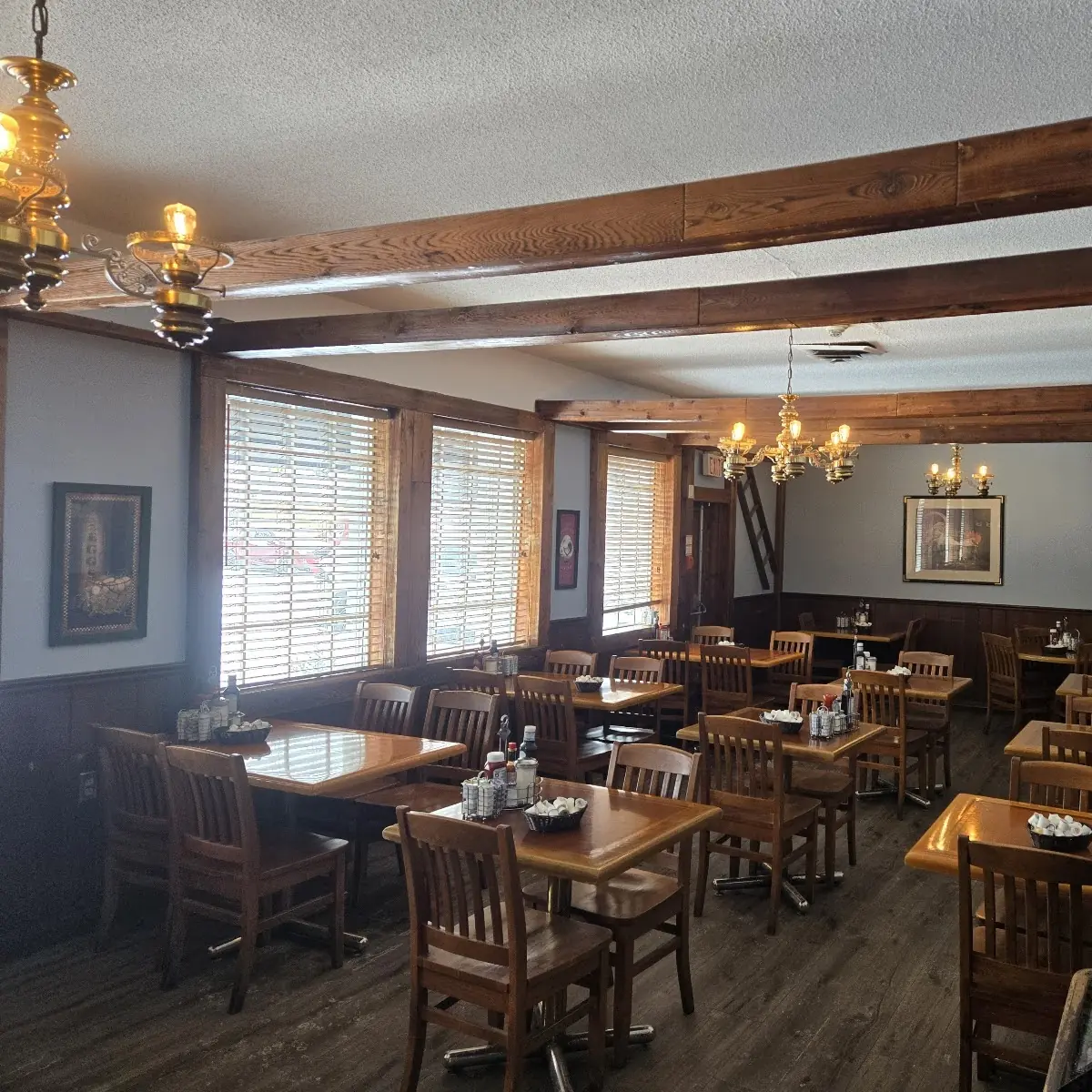 Vibe, Falls Manor Restaurant