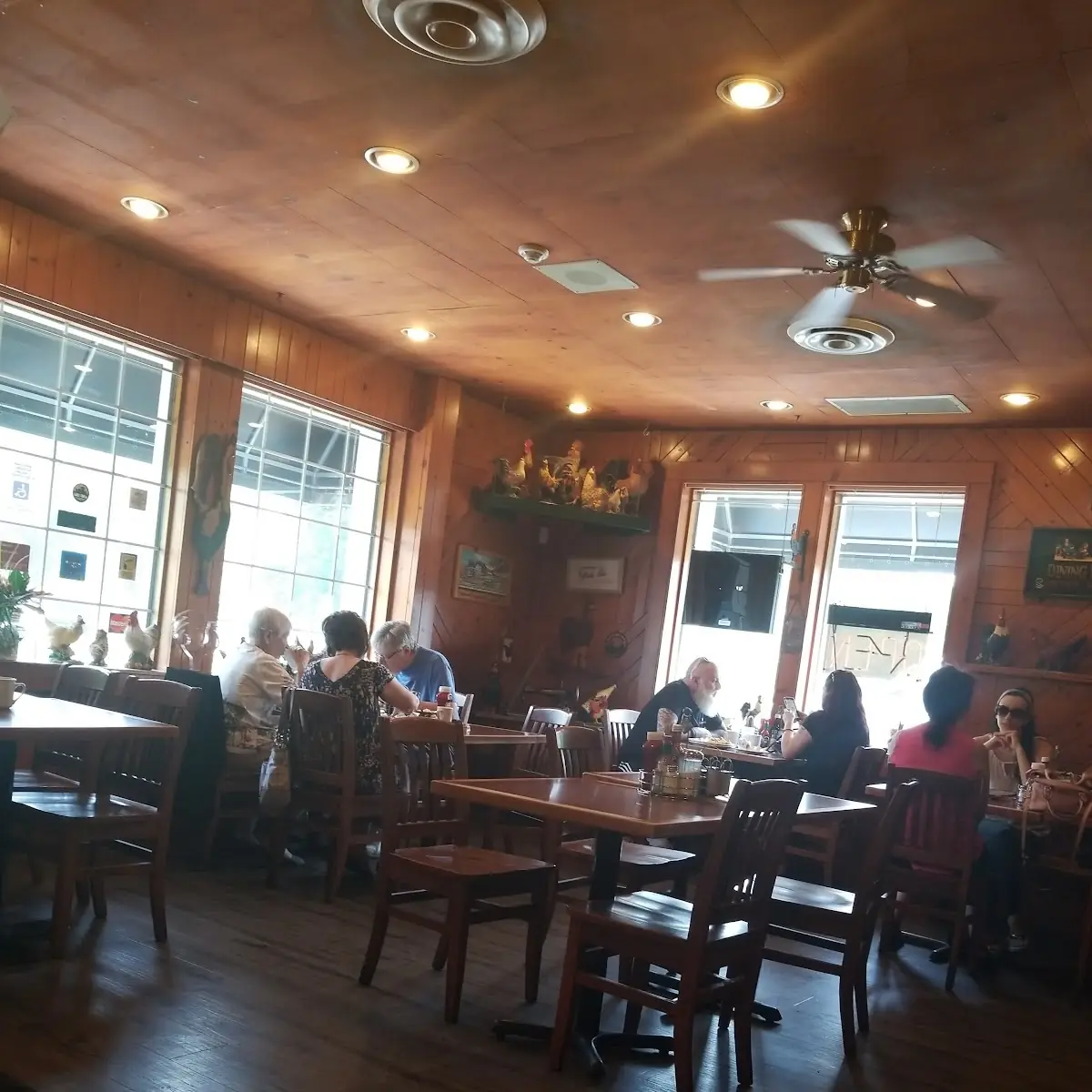 Vibe, Falls Manor Restaurant