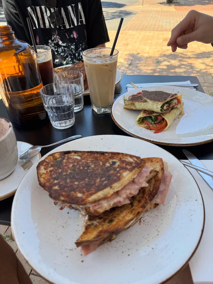 Food & drink, Decoy Cafe / Dark Horse Coffee Roasters