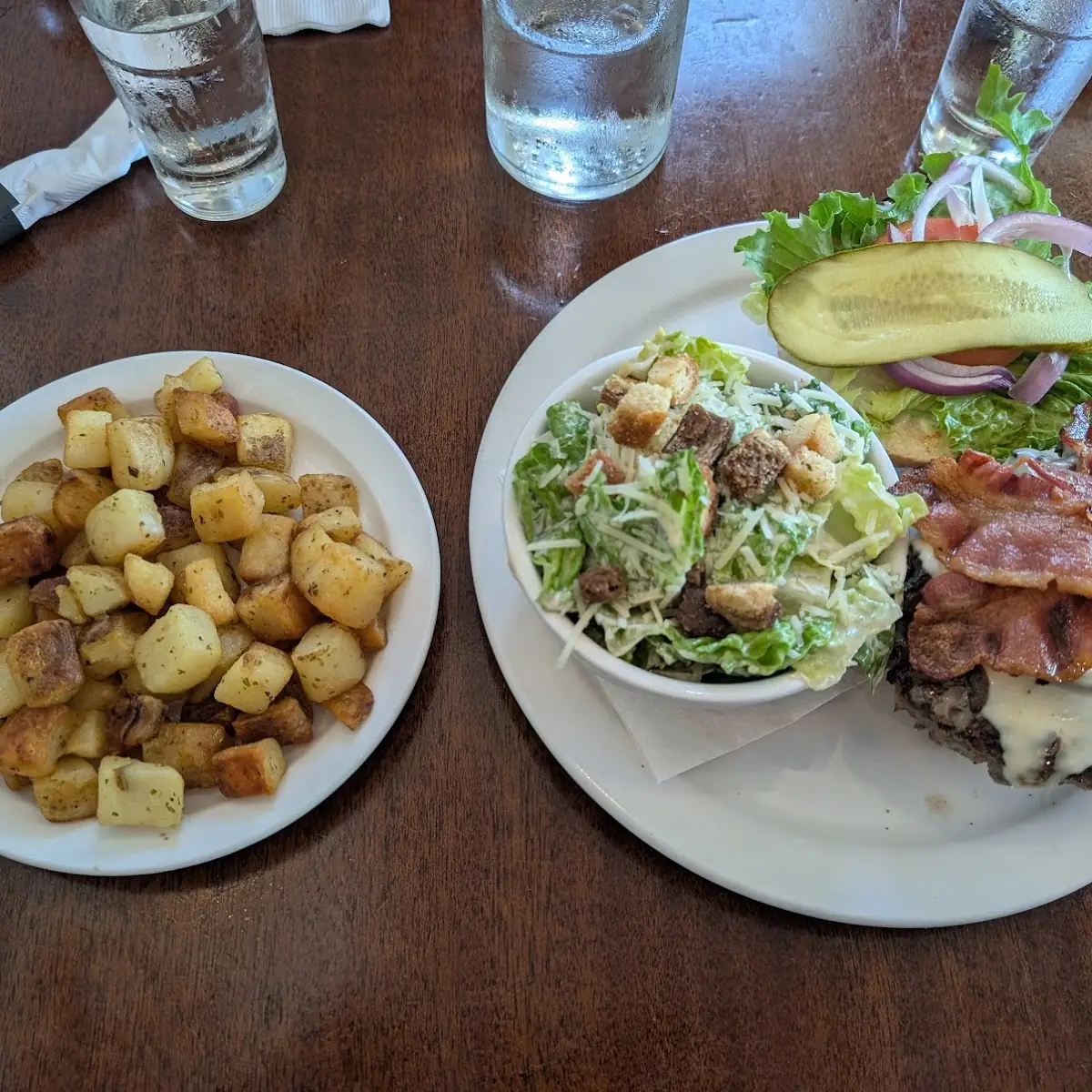 Food & drink, The Roadhouse Grille