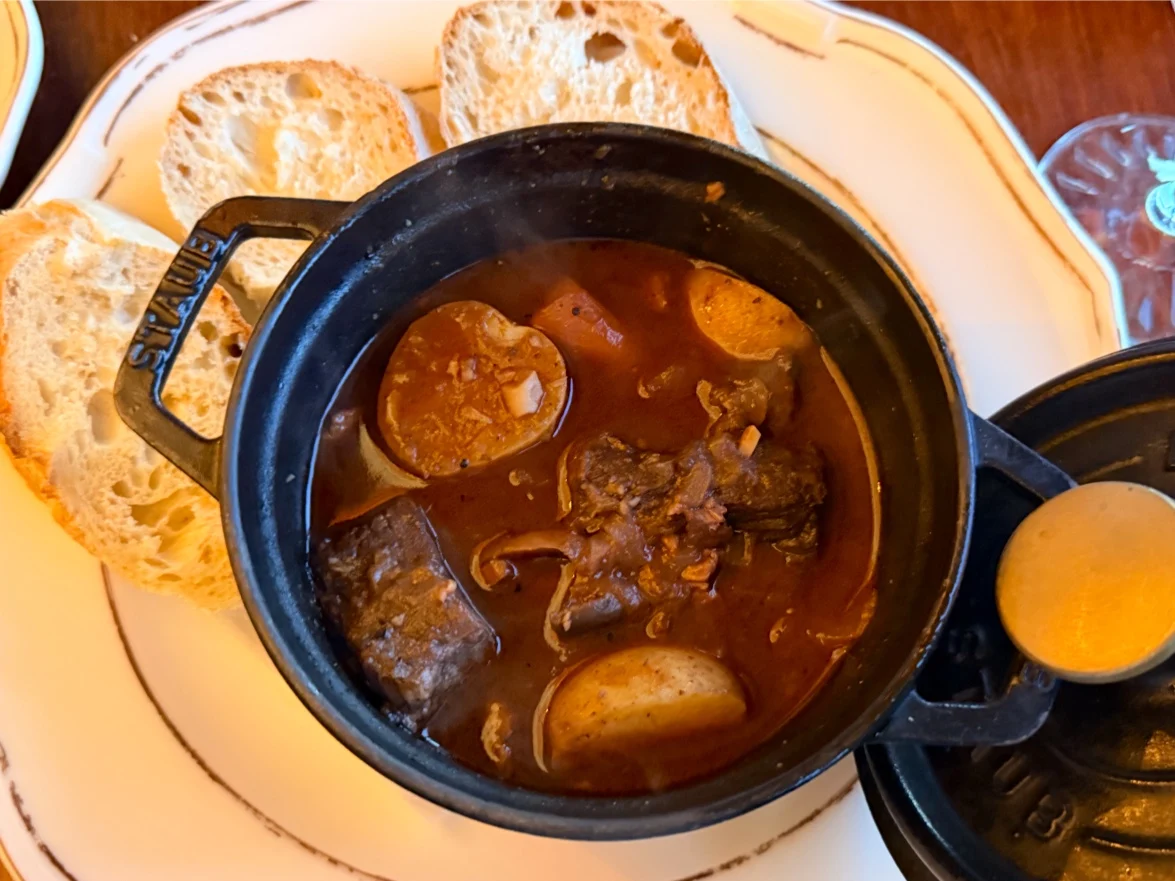 Food & drink, La Petite Iza