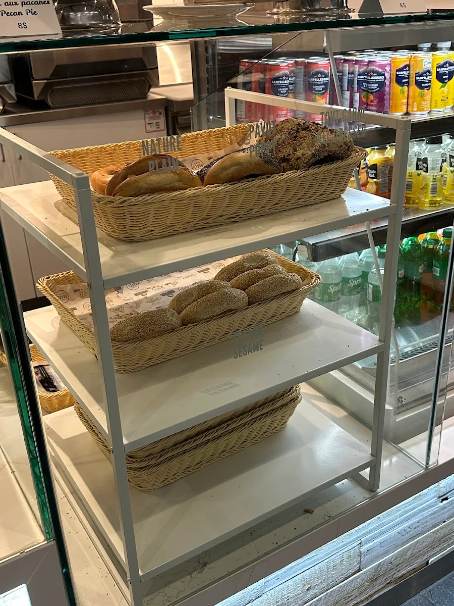Vibe, La Fabrique de Bagel de Montréal (YUL)