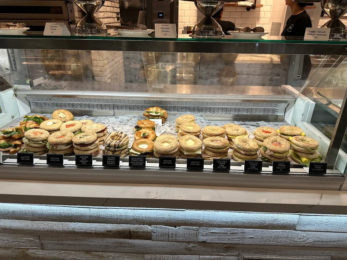 Vibe, La Fabrique de Bagel de Montréal (YUL)
