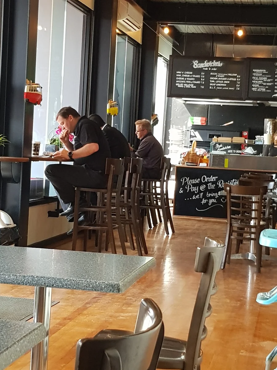 Vibe, Bolte Cafe And Kebab