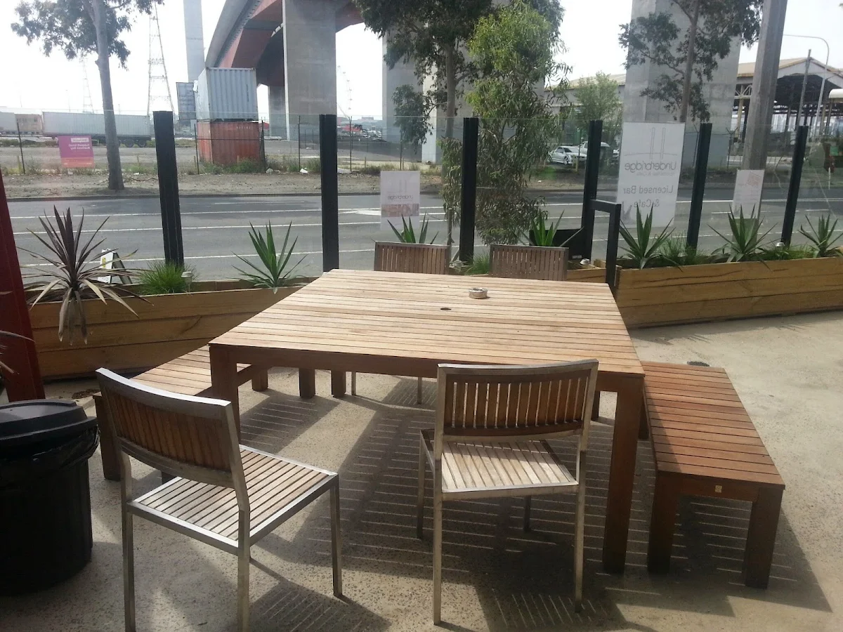 Vibe, Bolte Cafe And Kebab