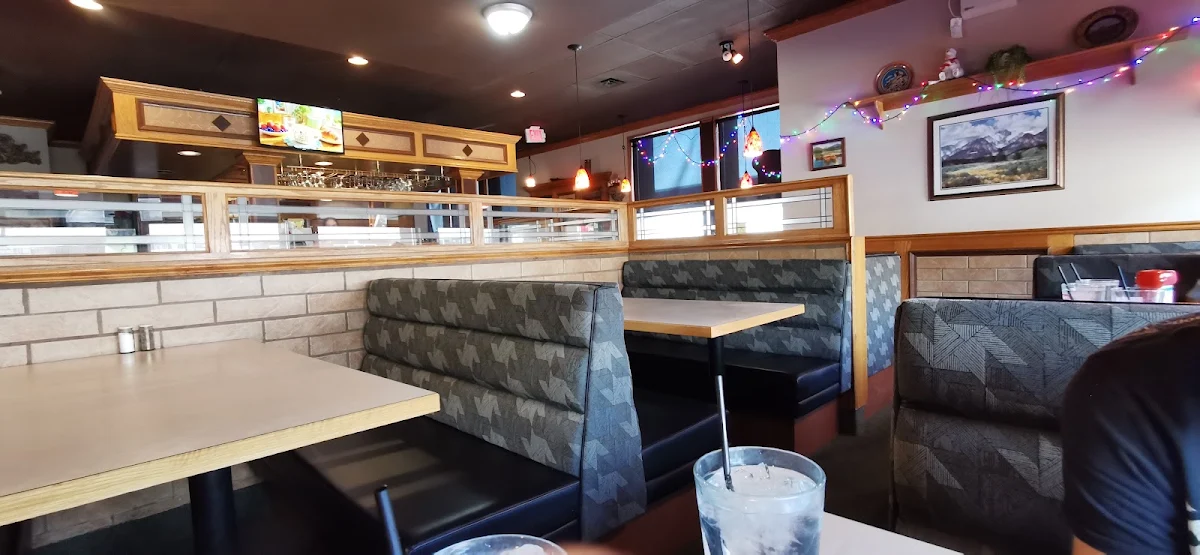 Vibe, Hungry Bear Diner