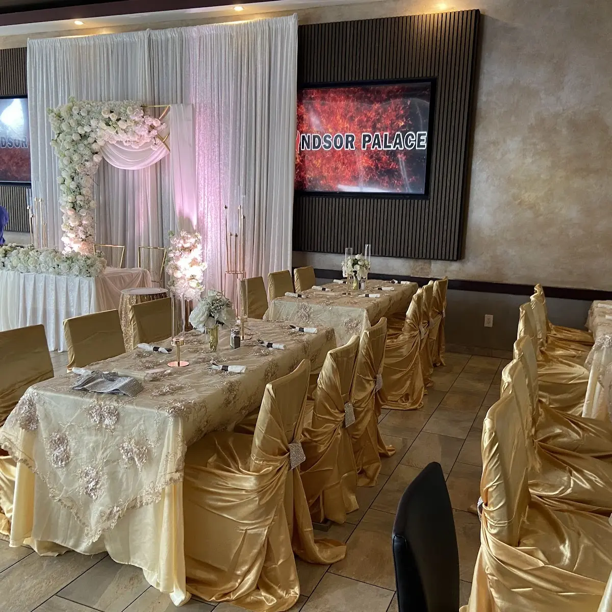 Vibe, Windsor Palace Restaurant & Catering - Tecumseh
