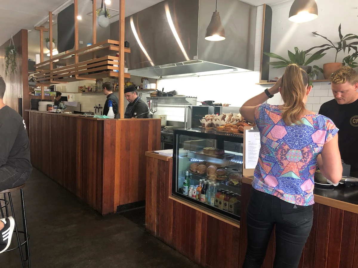 Vibe, WoodHouse Cafe