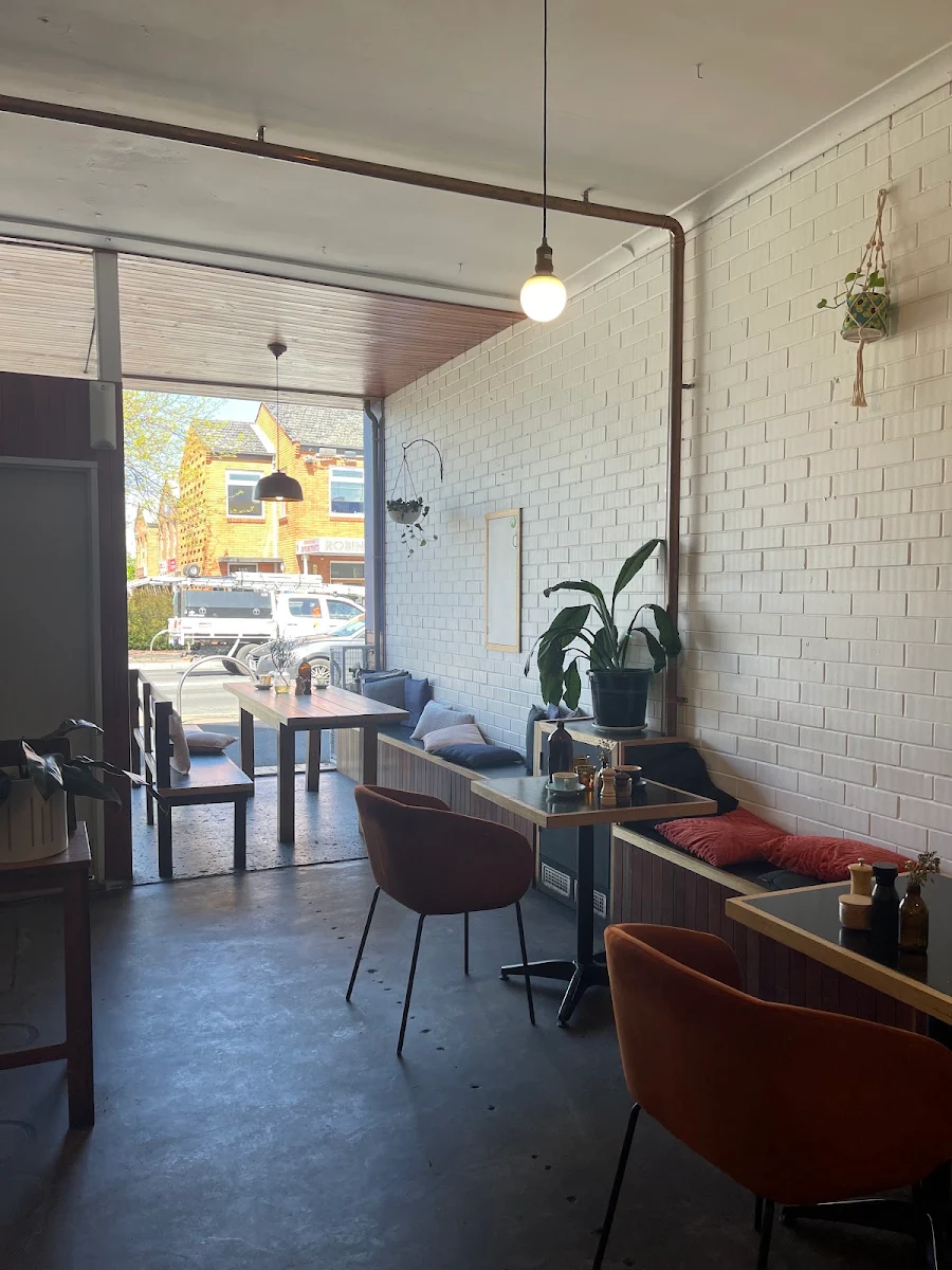 Vibe, WoodHouse Cafe