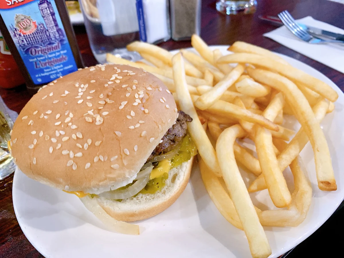 Food & drink, Midtown-Boomers Tavern & Lounge