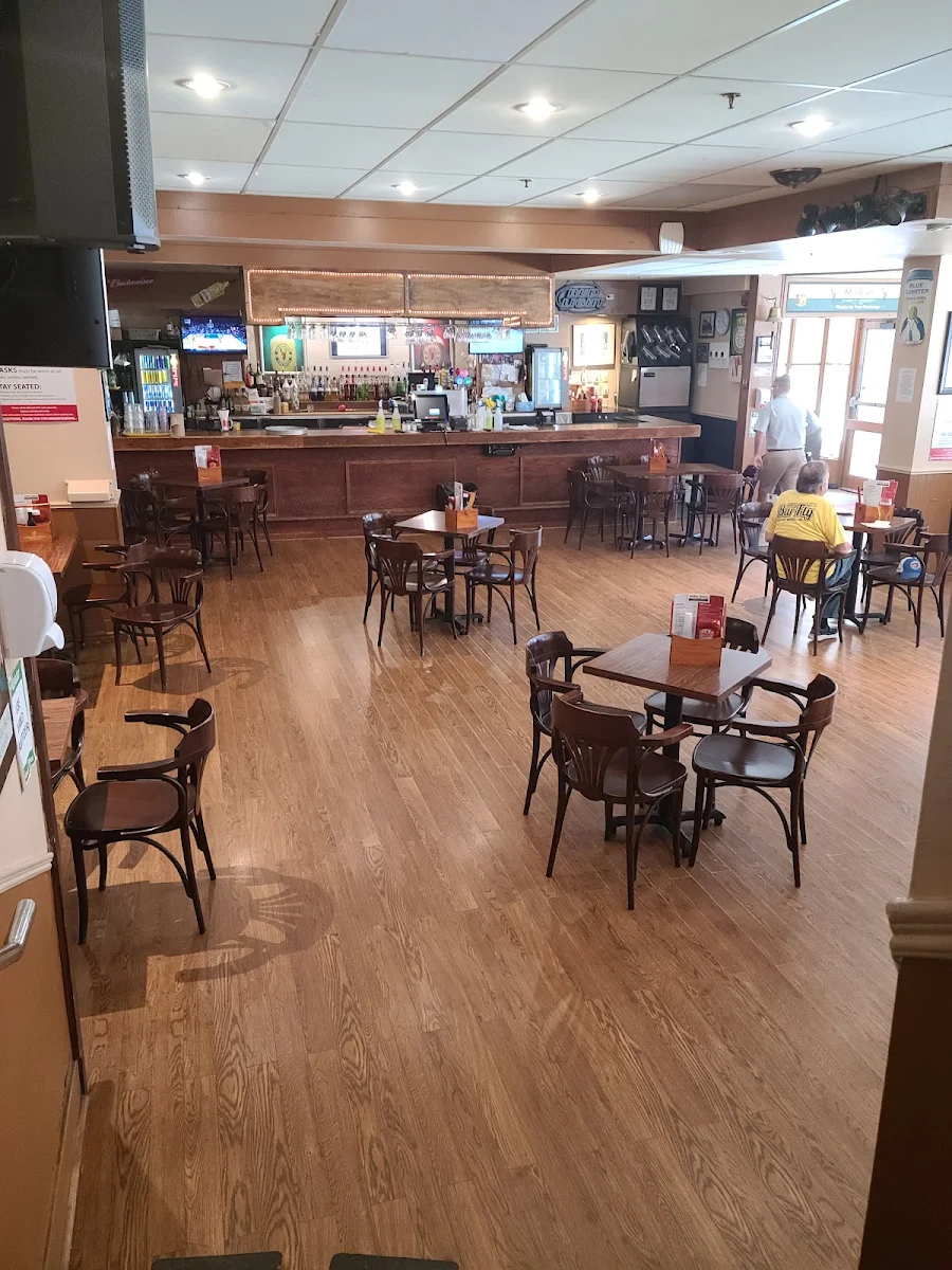 Vibe, Midtown-Boomers Tavern & Lounge