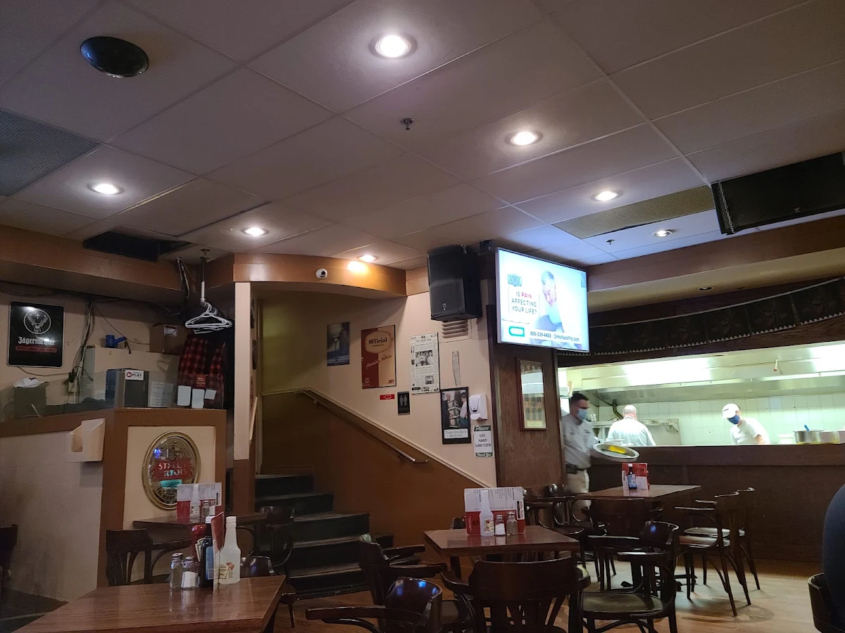 Vibe, Midtown-Boomers Tavern & Lounge