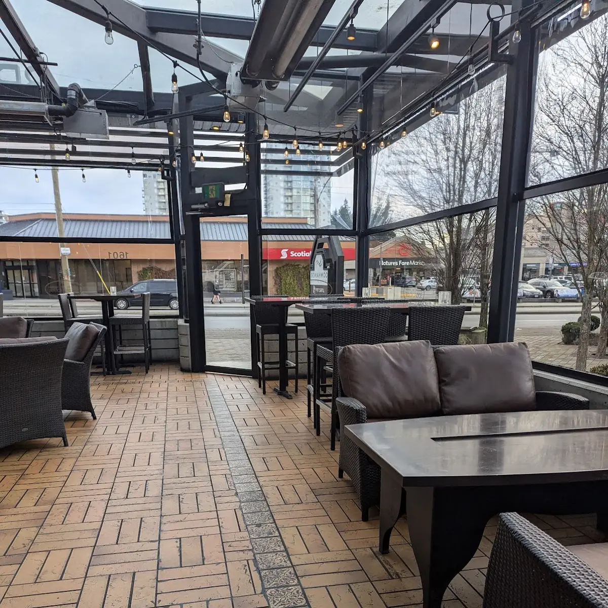 Vibe, Browns Socialhouse